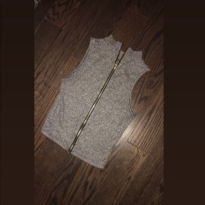 Salt and pepper zipped up top✨